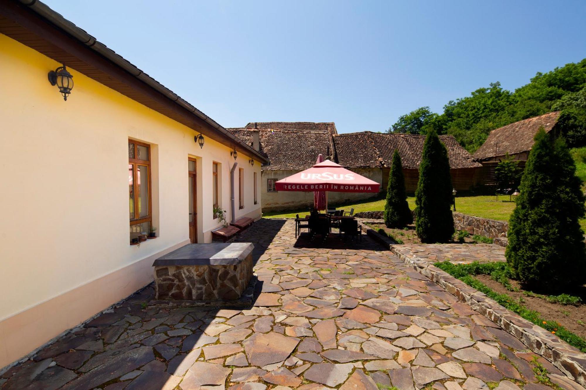 Unglerus Guesthouse Biertan Exterior photo