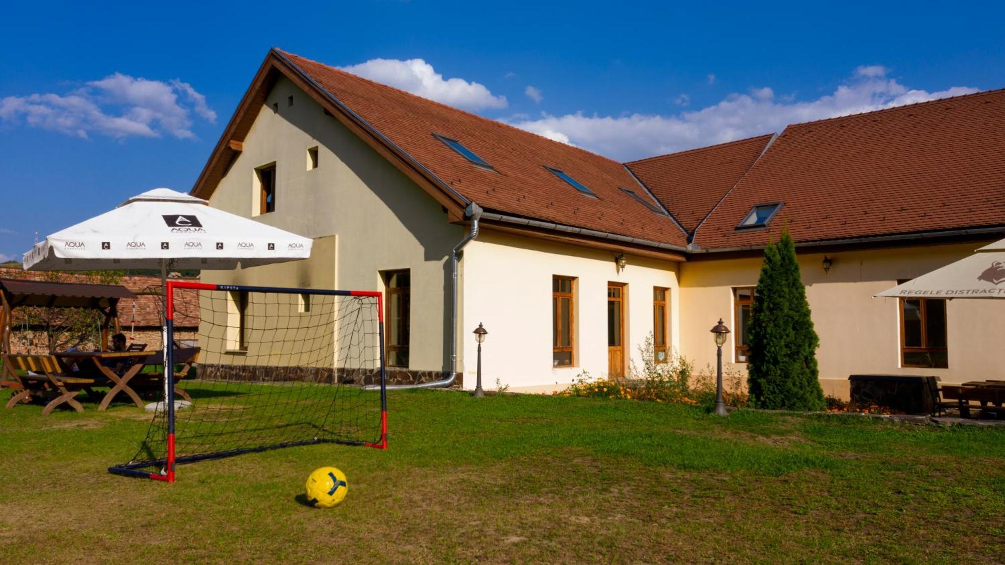Unglerus Guesthouse Biertan Exterior photo