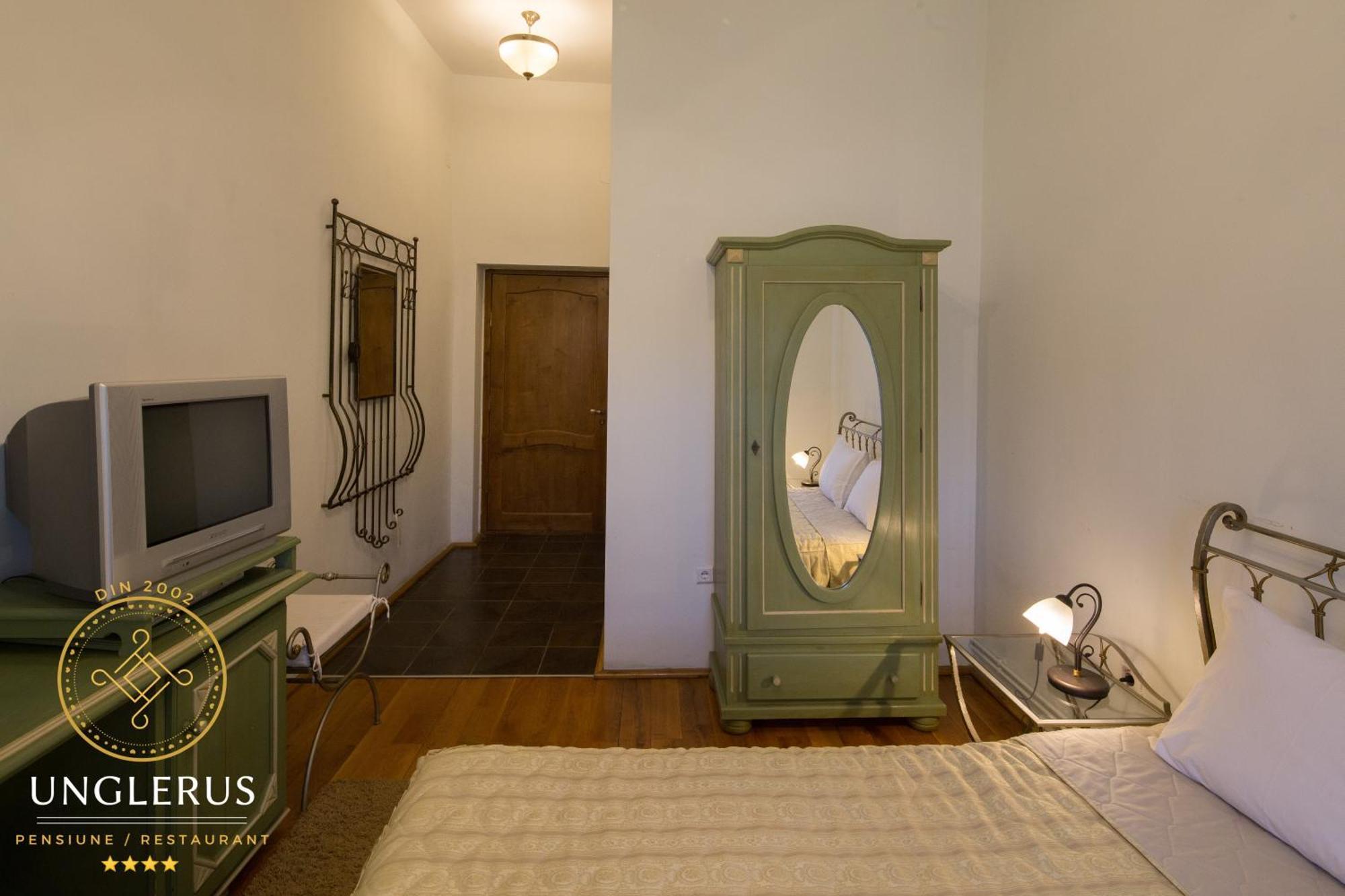 Unglerus Guesthouse Biertan Exterior photo