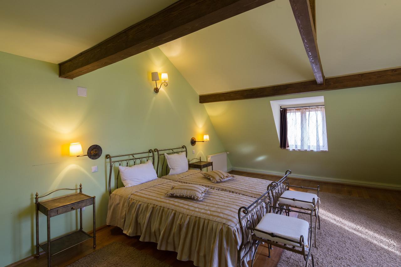 Unglerus Guesthouse Biertan Exterior photo