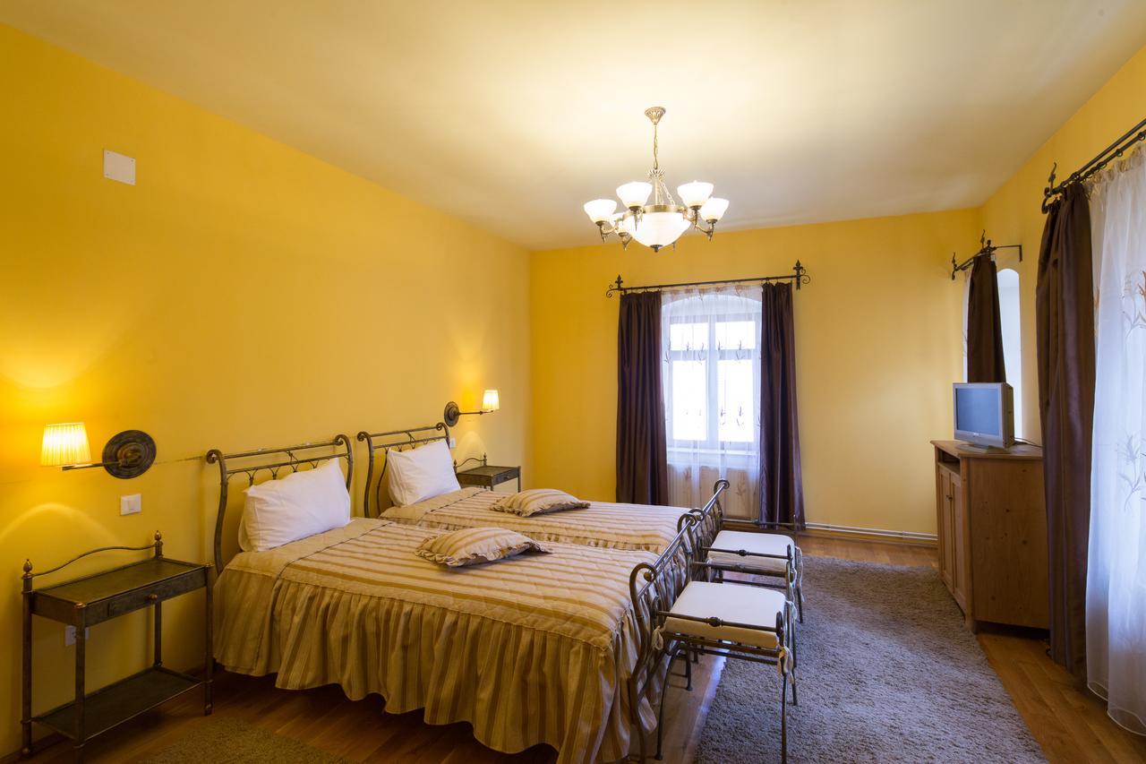 Unglerus Guesthouse Biertan Exterior photo