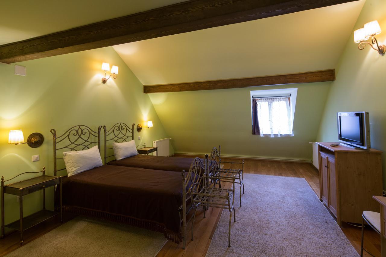Unglerus Guesthouse Biertan Exterior photo